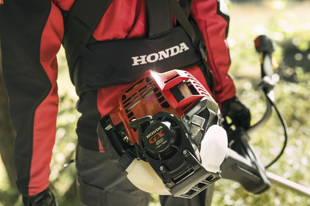 Die Freischneider von Honda werden mit kleinen aber powervollen 4-Takt-Motoren angetrieben