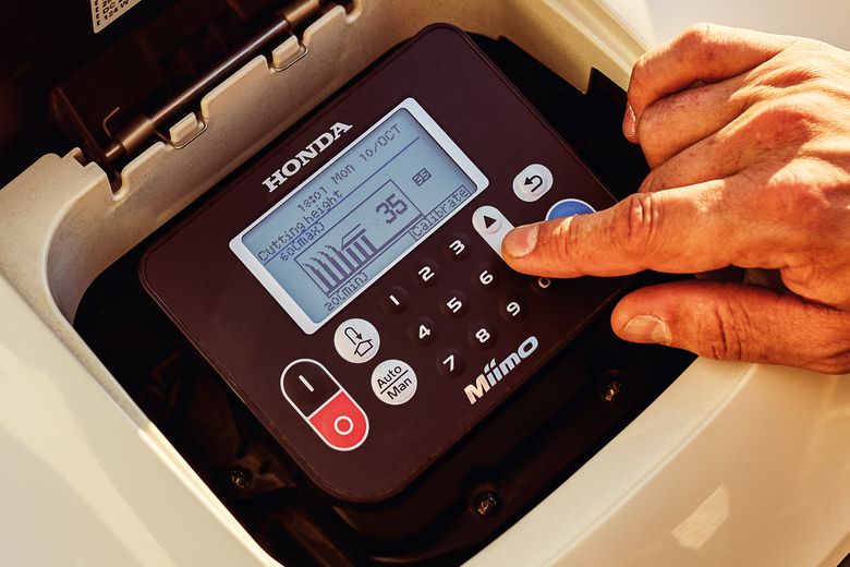 Einfache Bedienung des Mähroboters über das Control Panel