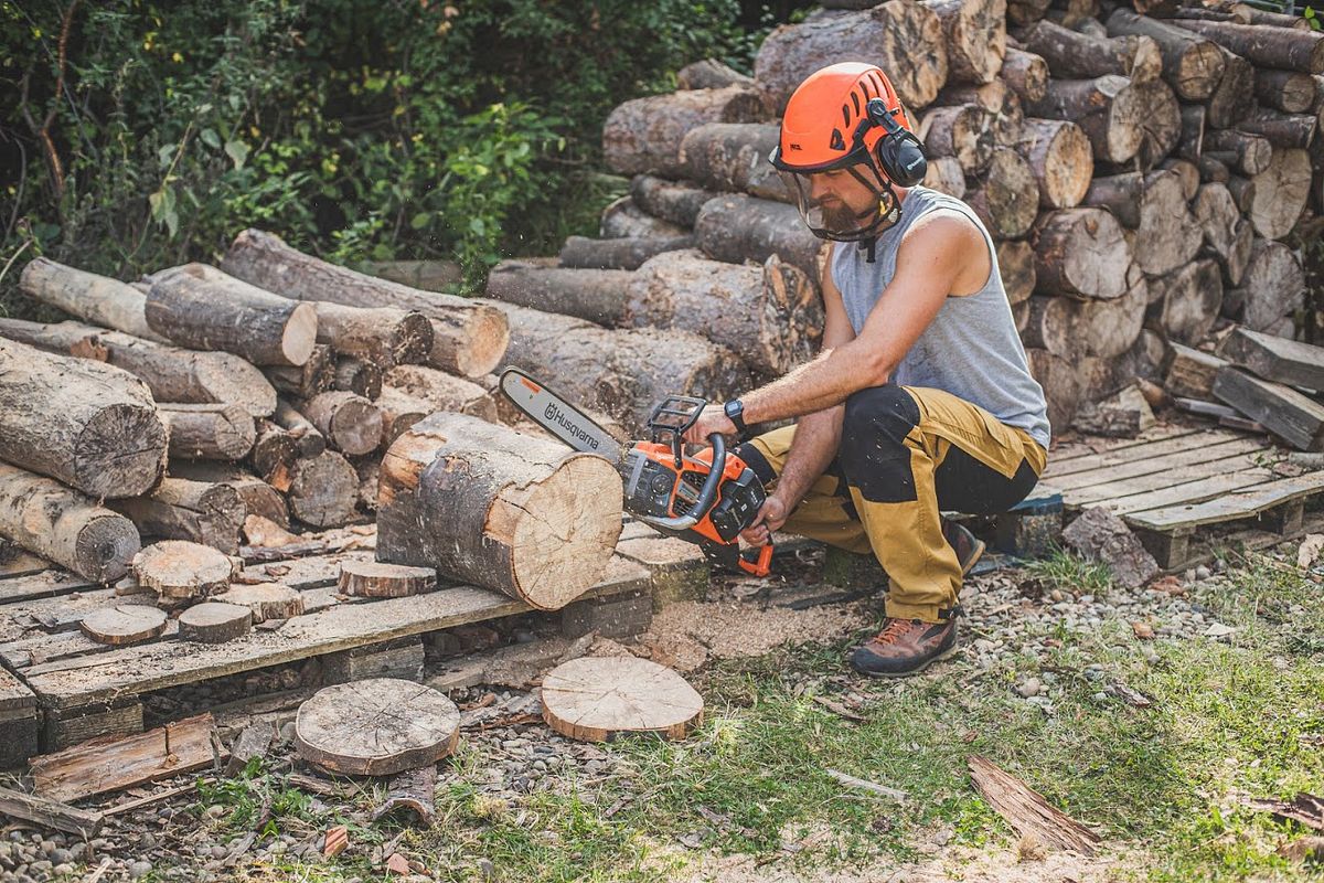 Husqvarna 540i XP beim Sägen