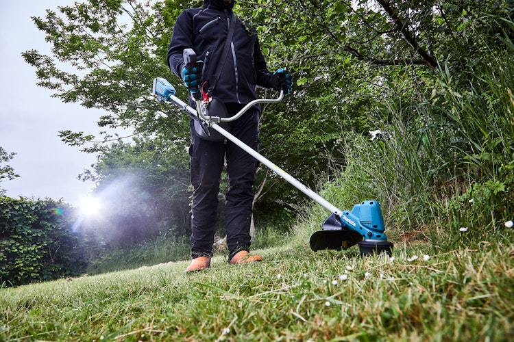 Makita Akku-Rasentrimmer DUR190UZX9
