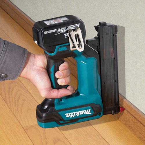 Makita Akku-Stauchkopfnagler DFN350Z